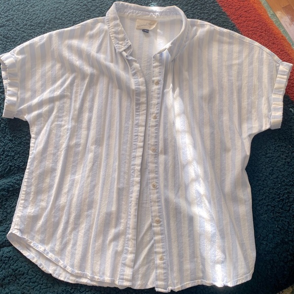 Universal thread button down size medium - Picture 1 of 1